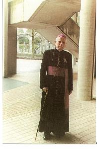 LOURDES 01 MGR LACASTE EN 1992 AU PELERINAGE A LA MEMOIRE FUSILLADE ALGER 26 03 1962 ET ORAN 5 07 1962